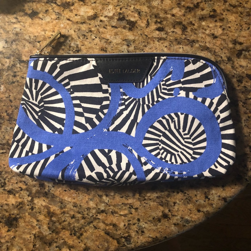 ✨ Estée Lauder Makeup Bag